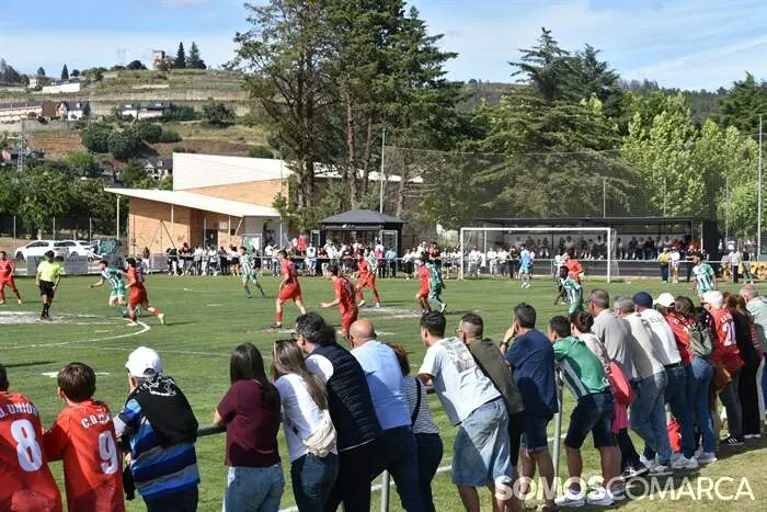 somoscomarca_20260606_vilamartin_oba&ntilde;adorio_futbol_cdcorgomoplayoff (9)