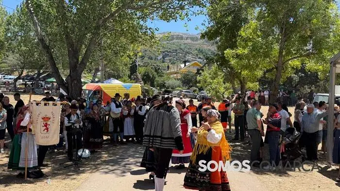 somoscomarca_sanpedrodetrones_fiestadelacabrera_puentededomingoflorez2179