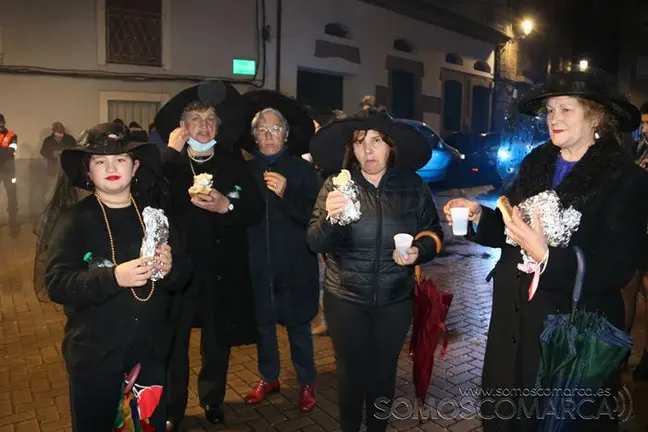 Enterro da Sardi&ntilde;a na R&uacute;a Vella (10)