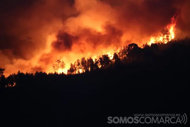 Sobradelo rodeada polo lume (9)