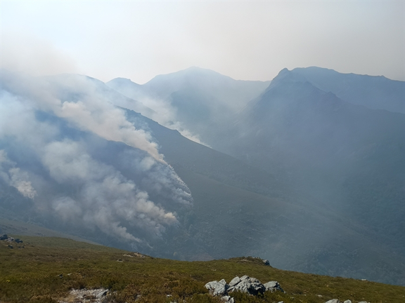 portada_somoscomarca_carballeda_incendio_teixadal_fotosputnicklabrego (1)