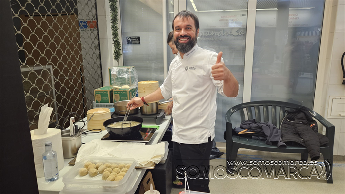 somoscomarca_20251212_obarco_plaza_degustacionporcocelta (2)