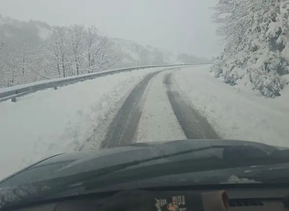 somoscomarca_pe&ntilde;atrevinca_ou122_nieve_casaio_cochejpeg (1)