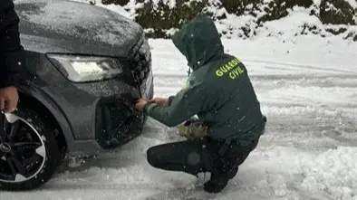 portadas_nevada:guardiacivil_cadenas
