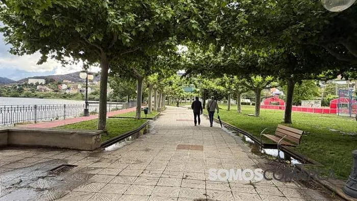 somoscomarca_arua_oaguillon_paseo_ni&ntilde;ocorriendo_se&ntilde;oresmayores_lluvia664