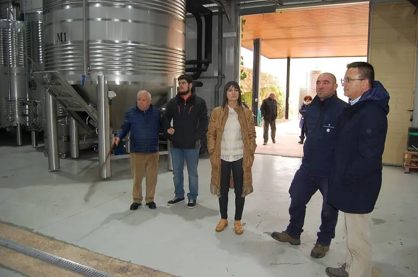 Visita a unha adega de Larouco do conselleiro de Medio Rural