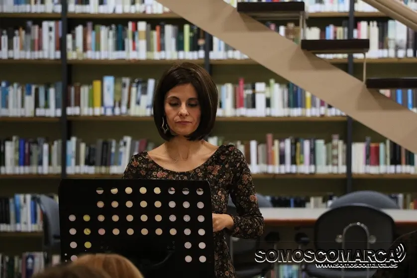 Fátima Delgado en la Biblioteca de O Barco