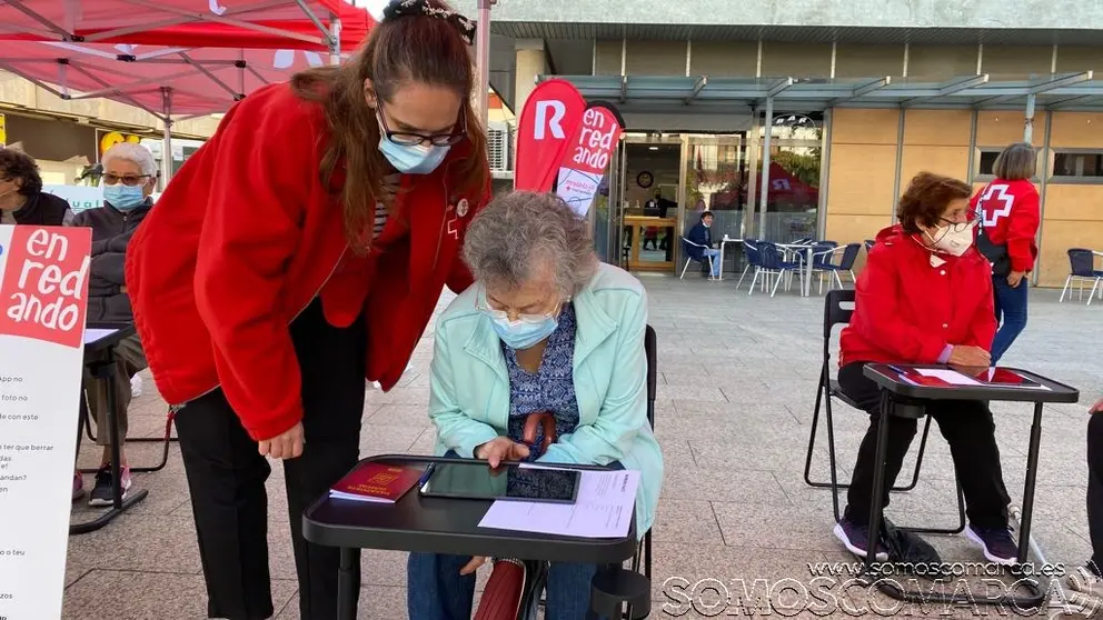 somoscomarca_cruzroja_plazadelconcello_obarco_mayores_r_2021-09-29 (5)