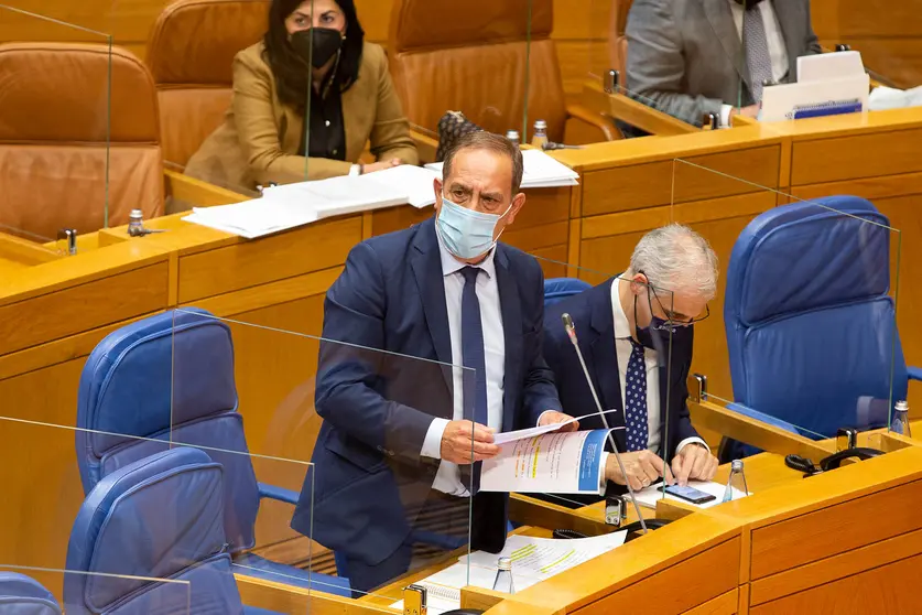 17,05 h. (aprox.)- O conselleiro de Facenda e Administración Pública, Valeriano Martínez, responderá a unha pregunta oral no Pleno do Parlamento sobre servizos financeiros básicos.
foto xoán crespo
14/07/2021