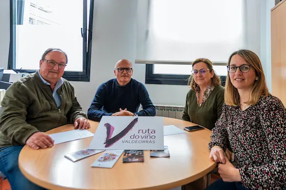 Reunión Manuel Baltar (Presidente da Deputación Ourense) coa Asociación da Ruta do Viño de Valdeorras, representada polo seu Presidente, Joaquín Sánchez, a sua VicePresidenta Montserrat Rodríguez, e pola técnica da asociación Cristina Núñez.