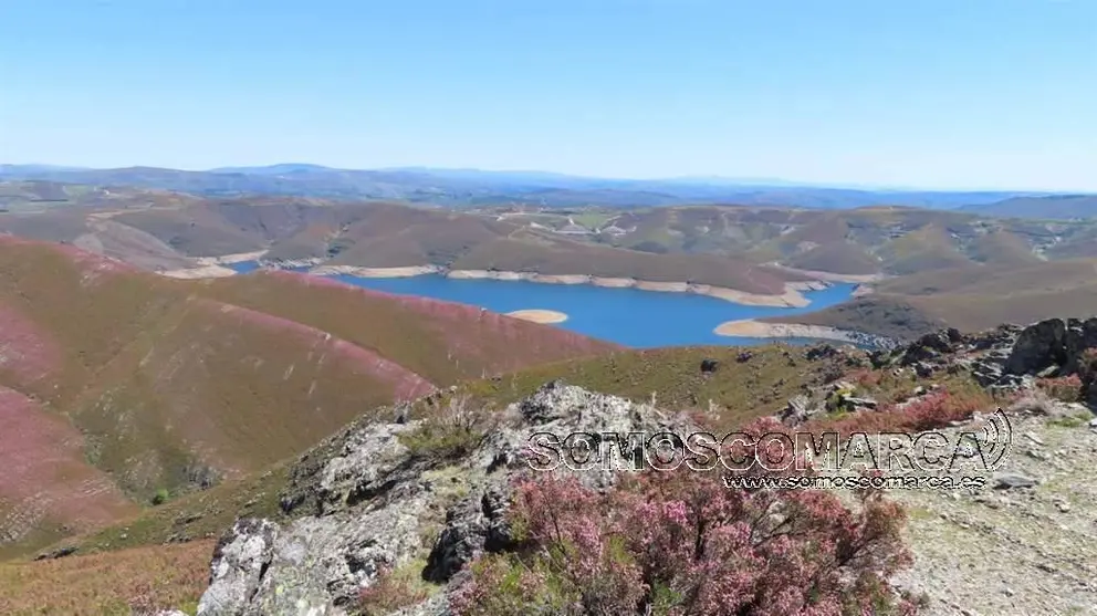 Embalse de As Portas desde la Ruta da Ortiga