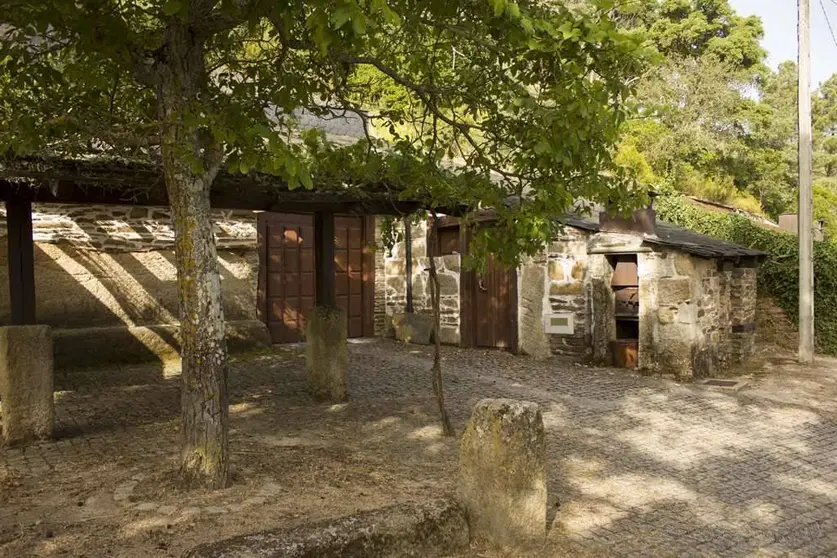 Bodegas en Seadur (Larouco)