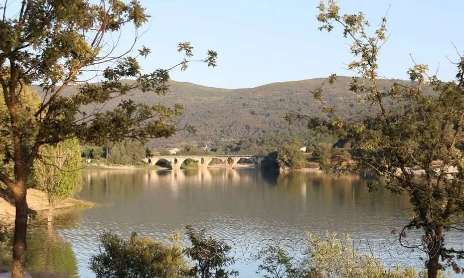 Panorámica del embalse de Prada