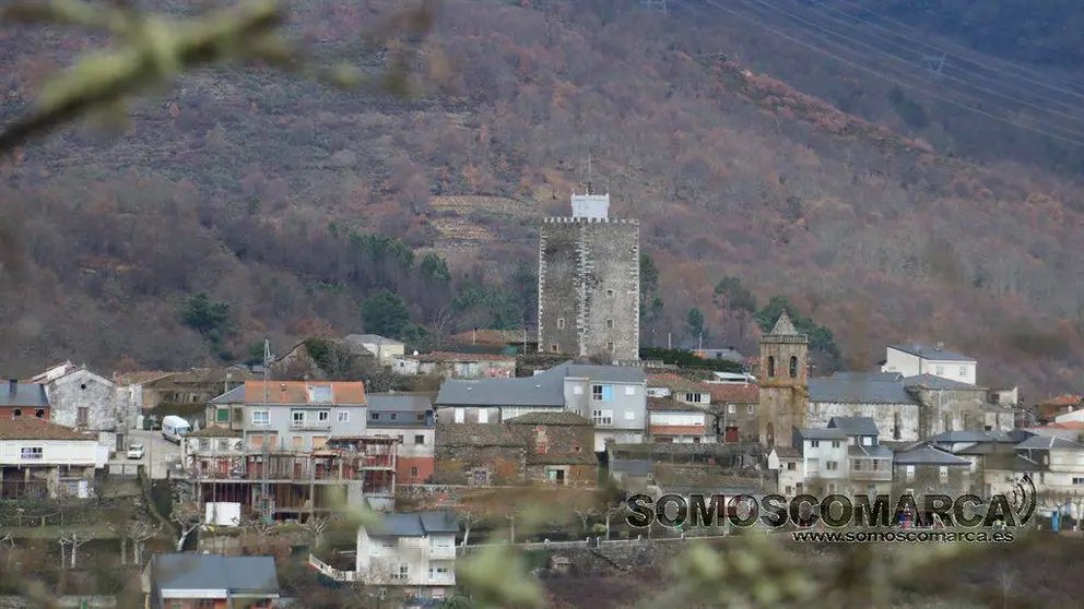 Vista do Castelo desde o mirador de San Cibrao, Viana do Bolo