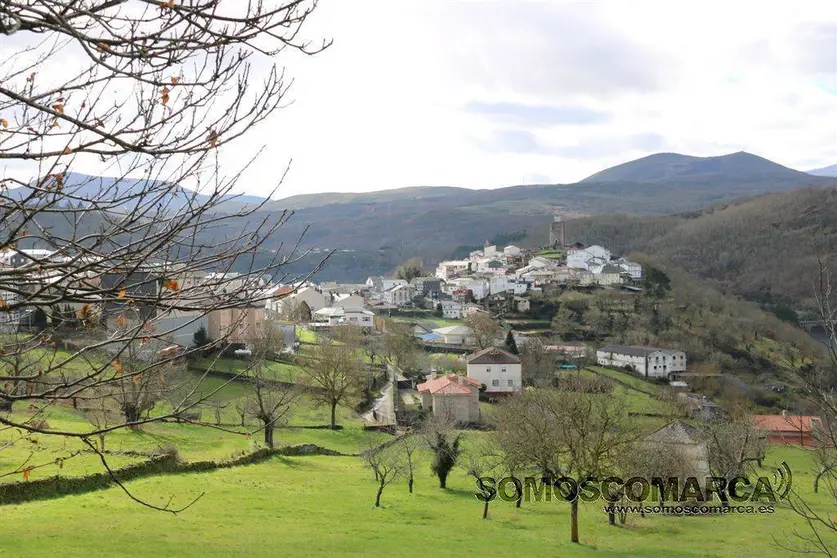 Vista do Castelo desde o Toural, Viana do Bolo