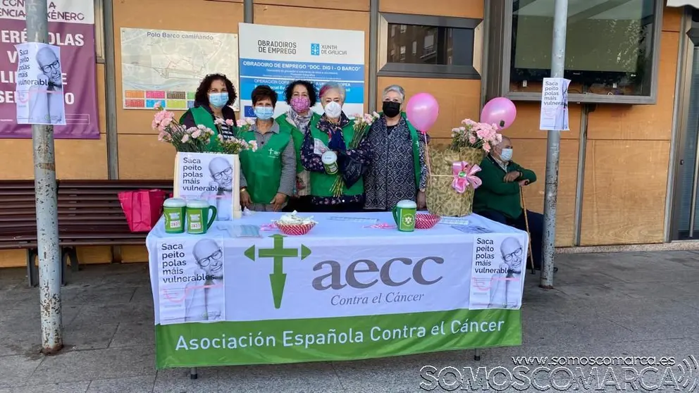 somoscomarca_aecc_mesasinformativas_cancerdemama_voluntarias_cancer_petin_obarco_2021-10-19 (6)