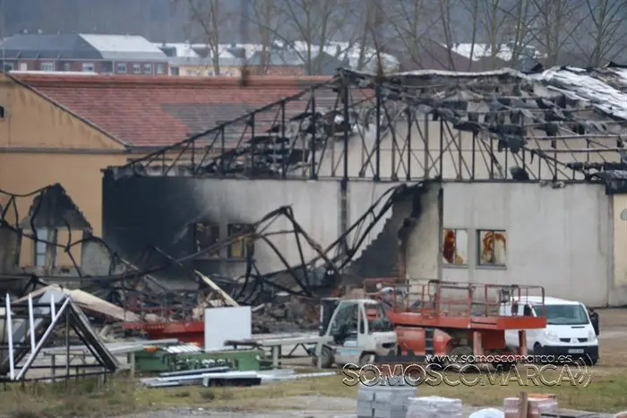 somoscomarca_cedie_incendio_naves_apagado_2022-03-01 (11)