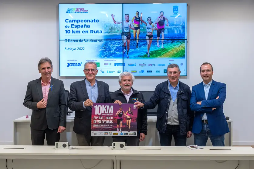 -12.00 horas: Presentación Campionato de España de 10 quilómetros en ruta.- O vicepresidente primeiro da Deputación, Rosendo Fernández, participa na presentación do XIII Campionato de España de 10 quilómetros en ruta, de categoría absoluta e máster, que se disputará o 8 de maio no Barco de Valdeorras. Estará acompañado do alcalde do Barco de Valdeorras, Alfredo García; o concelleiro de Deportes do Barco de Valdeorras, Aurentino Alonso e o presidente da Federación Galega de Atletismo, Isidoro Hornillos. Lugar: Sala de prensa da Deputación. A presentación poderase seguir en directo a través da web da Deputación de Ourense. 