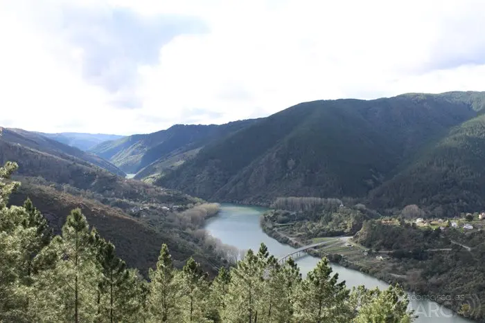 Vistas desde el 'xeomiradoiro' de Pena do Ladeiro. Los miradores son otro importante recurso del Geoparque