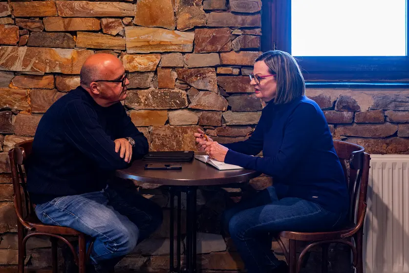 Reunión Manuel Baltar (Presedente da Deputación Ourense) con María del Carmen González Quintela (Alcaldesa de Carballeda de Vadeorras).