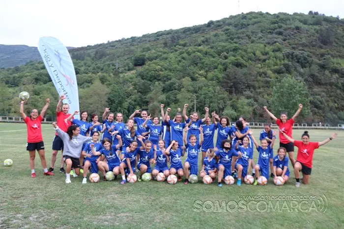Campus de fútbol femenino en Vilamartín (4)