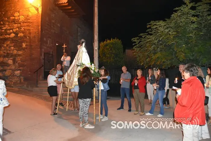 somoscomarca_entoma_procesion_virxedegalir_cirios_antorchas_2022 (2)