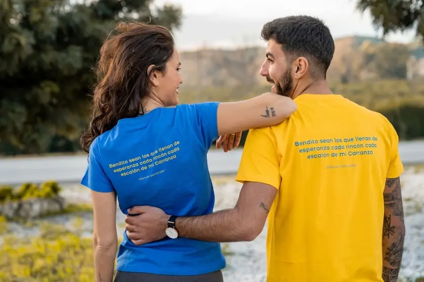 Razones por las que está de moda la ropa con frases