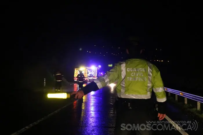 somoscomarca_vilamartin_accidente_trafico_arbol_n120_2023 (2)