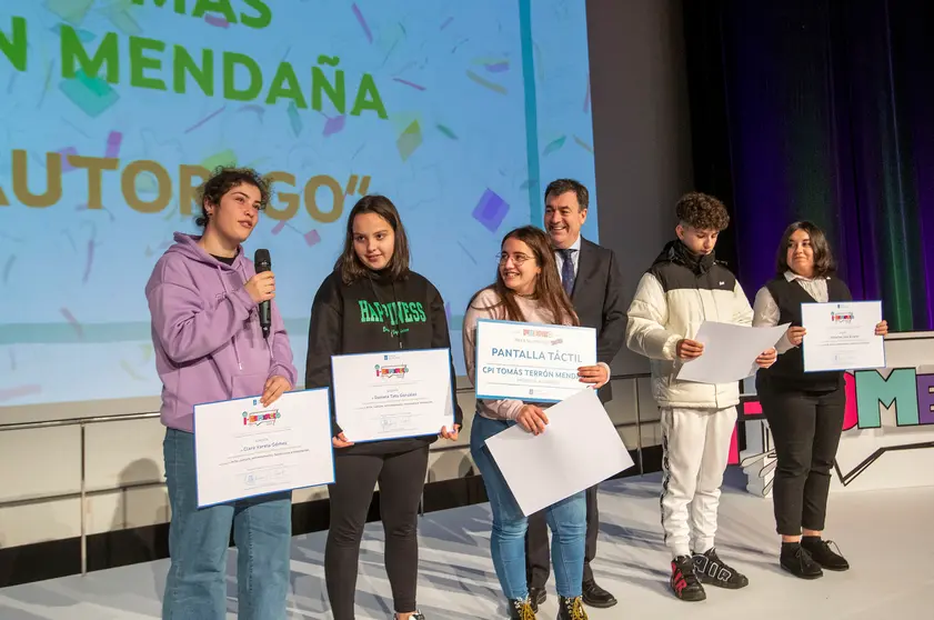   O vicepresidente primeiro e conselleiro de Economía, Industria e Innovación, Francisco Conde e o conselleiro de Cultura, Educación, Formación Profesional e Universidades, Román Rodríguez, participarán na entrega de premios do certame escolar Idea o teu comercio.