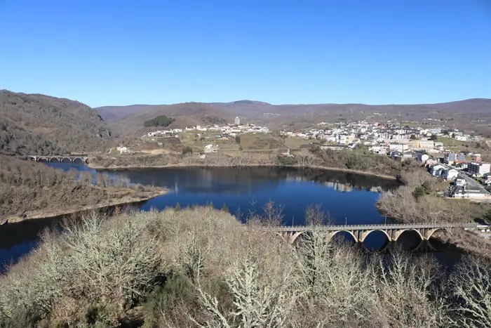 portada_somoscomarca_vianadobolo_paisaje_embalse_puente_obao_lleno_2023