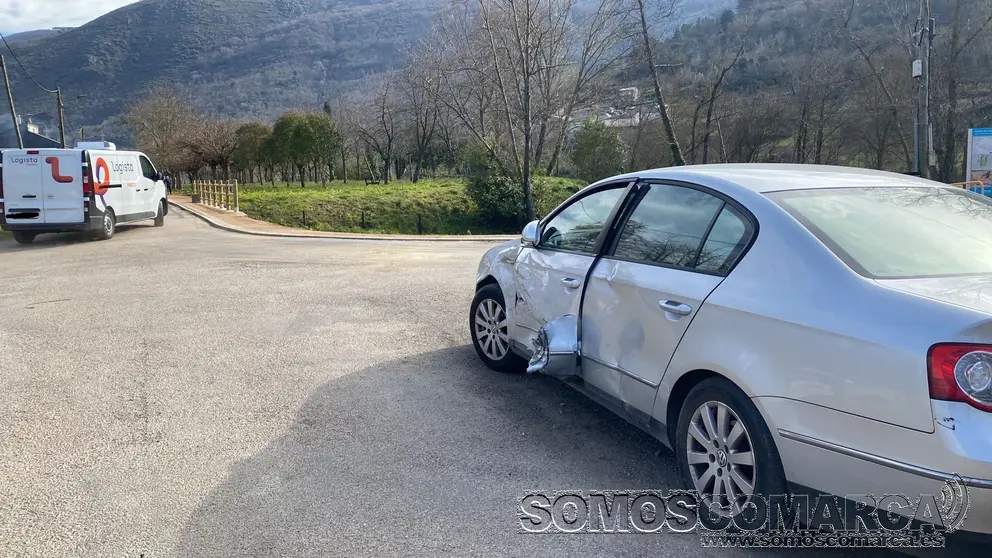 somoscomarca_coche_accidente_bañadoiro_2023-02-14
