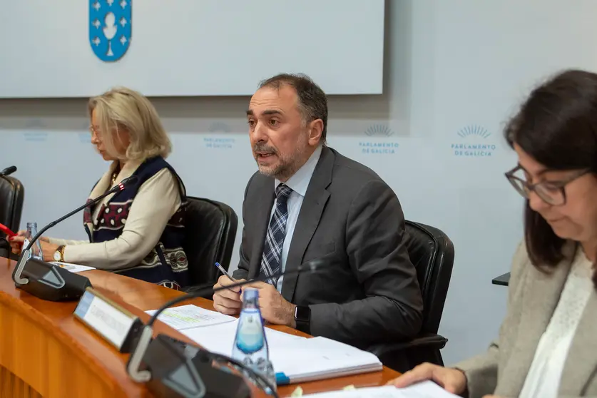 O conselleiro de Sanidade, Julio García Comesaña, comparece na Comisión 3ª de Economía, Facenda e Orzamentos do Parlamento de Galicia, para dar conta do proxecto de orzamentos do seu departamento para 2024.