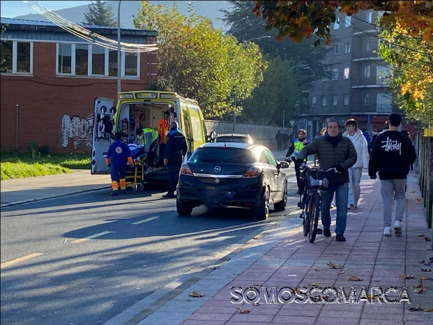 portada_somoscomarca_obarco_suceso_atropello_ruacalabagueiros_ambulancia policia local