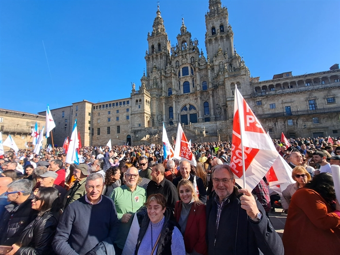somoscomarca_240202_santiago_manifestacion_psoe_tino_gudiña_raquelmaria (3)