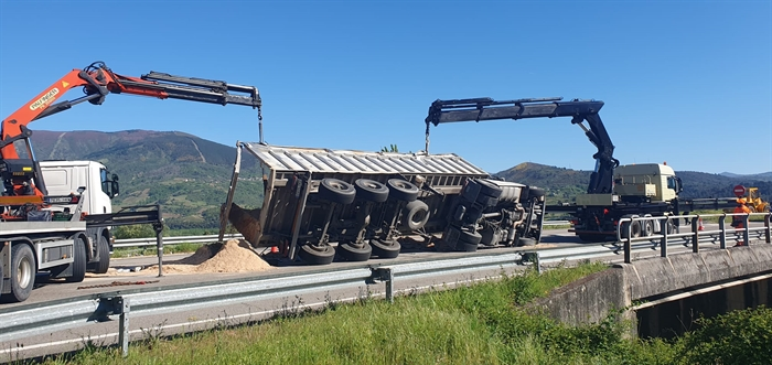 portada_somoscomarca_240415_arua_accidente_n120_acigarrosa6881