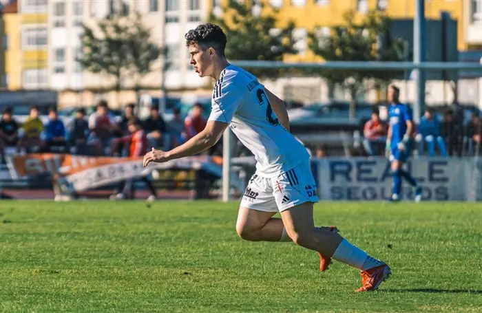 portada_Brian Castro, durante un partido de esta temporada con la camiseta del Noia. Foto Adrián Rodríguez RNX Foto