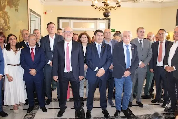 somoscomarca_ourense_lalosantos_tomaposesion