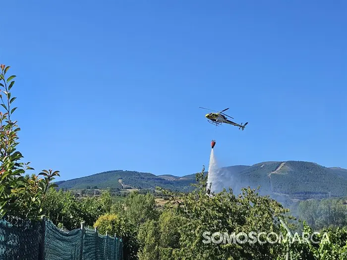 somoscomarca_240814_arcos_incendio_helicoptero