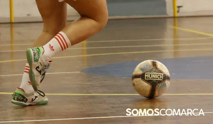 somoscomarca_futbolsala_balon_cuadroruavaldeorras (1)