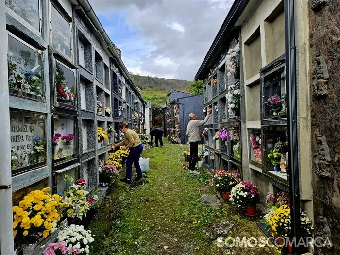 p_somoscomarca_20241031_carballeda_robledodedomiz_cementerio_todoslossantos