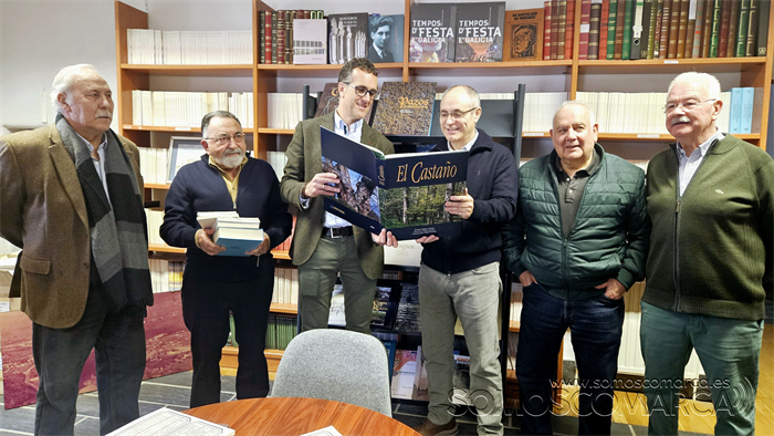 somoscomarca20250227_viloira_casagrande_iev_entregalibrosabanca_aurelioblanco_josevicente (1)