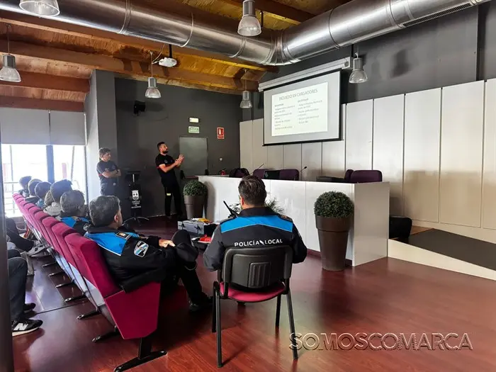 somoscomarca_20250515_obarco_concello_jornada_cocheselectricos