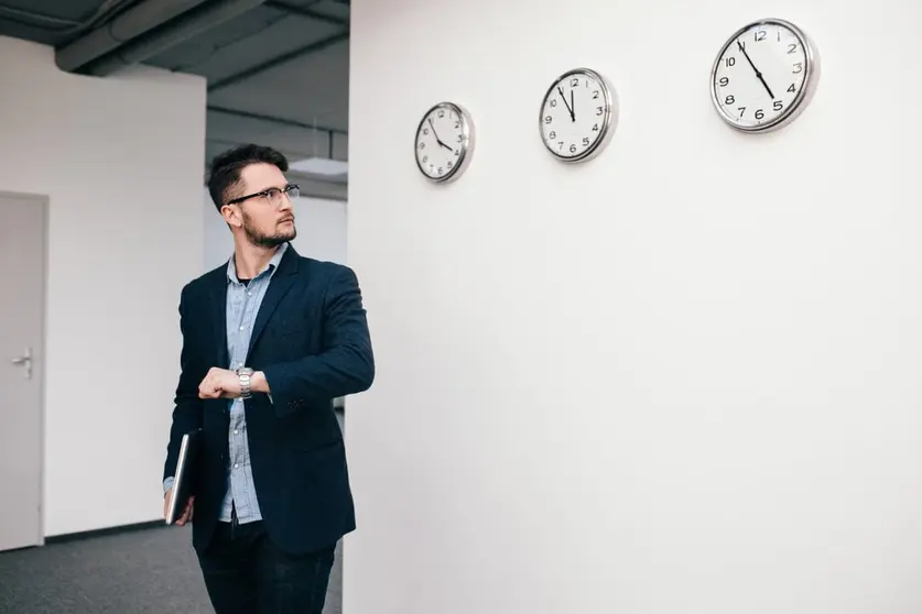 Digitalizar el control horario: un paso ineludible para cumplir la ley y ganar eficiencia