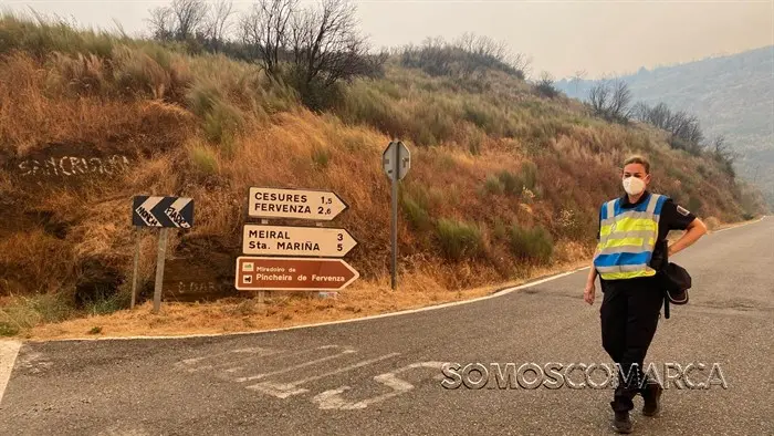 somoscomarca_20250816_obarco_incendio_policialocal_carretera_crucecesures_fervenza