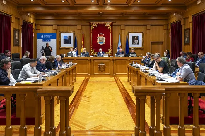 somoscomarca_20251128_ourense_pleno_diputación_presupuesto2162