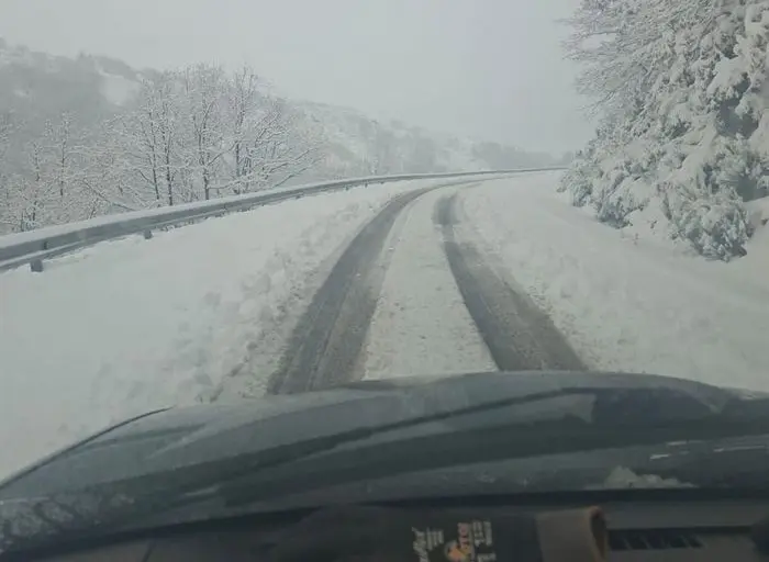 somoscomarca_pe&ntilde;atrevinca_ou122_nieve_casaio_cochejpeg (1)