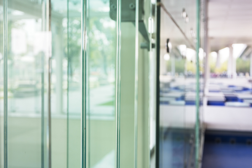 Acuglass: qu&eacute; son y para qu&eacute; sirven las cortinas de cristal en tu hogar<br>                        <br>                        <br>                      