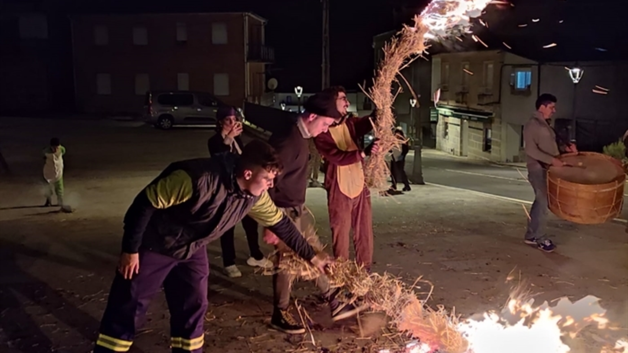 somoscomarca_240212_aveiga_entroido_fachos (14)