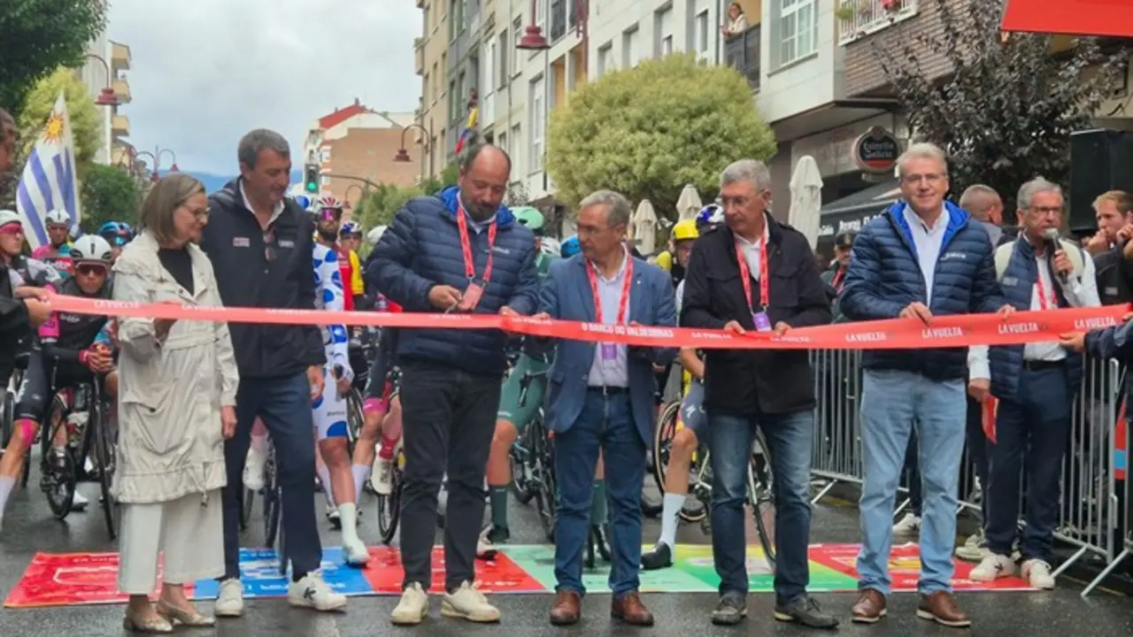 somoscomarca_20250909_obarco_salida_lavuelta_politicos_protestas1383