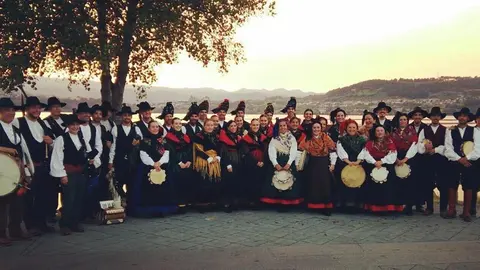 Foto de grupo O Fiadeiro/Fb: O Fiadeiro